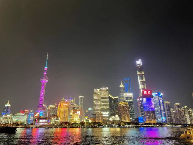 蓝狮平台注册:涌入上海的韩国年轻人:流行穿中国传统服装拍照 为吃羊肉串排队到凌晨