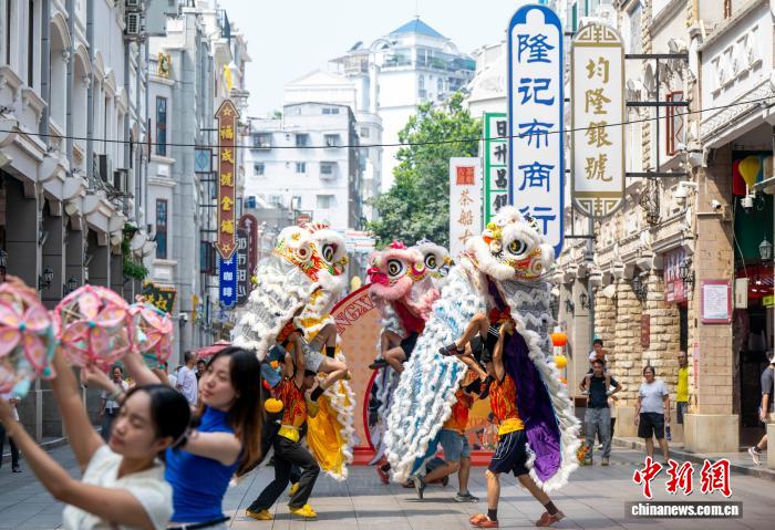 蓝狮娱乐注册：“趣玩岭南 梧现精彩”2026年梧州市金秋嘉年华启幕